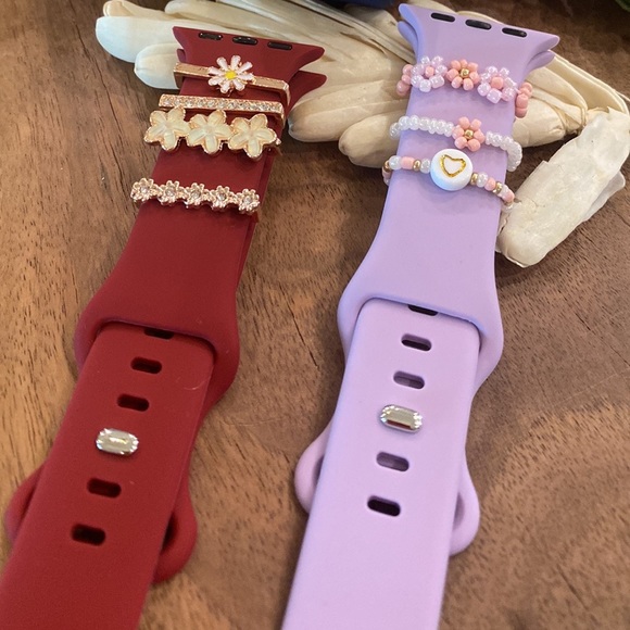 Maroon Daisy Charm Apple Watch Band - Picture 2 of 3
